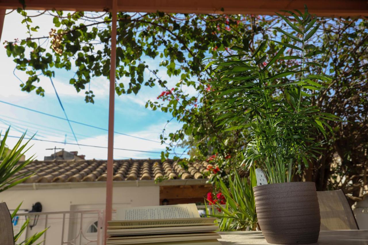 Family House At Corfu Town Apartment Bagian luar foto