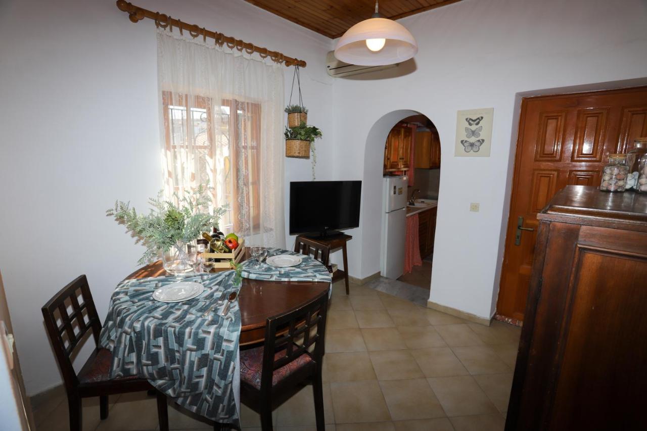 Family House At Corfu Town Apartment Bagian luar foto