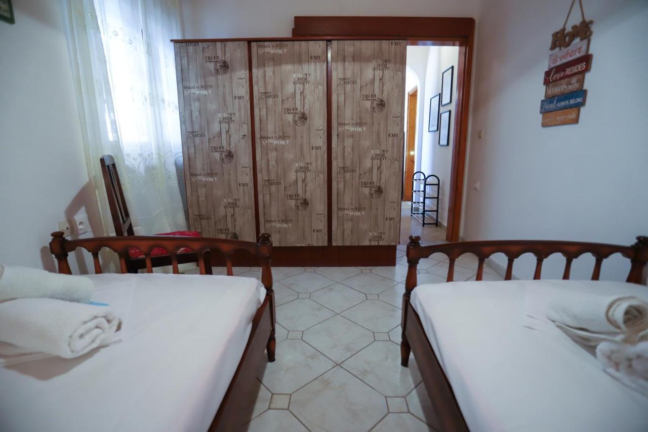 Family House At Corfu Town Apartment Bagian luar foto