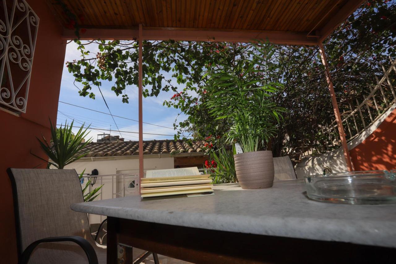 Family House At Corfu Town Apartment Bagian luar foto