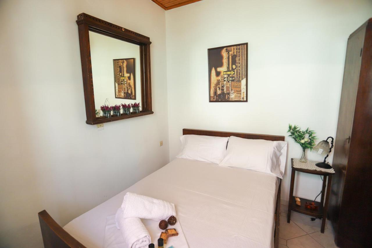 Family House At Corfu Town Apartment Bagian luar foto