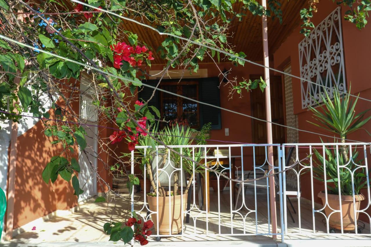 Family House At Corfu Town Apartment Bagian luar foto