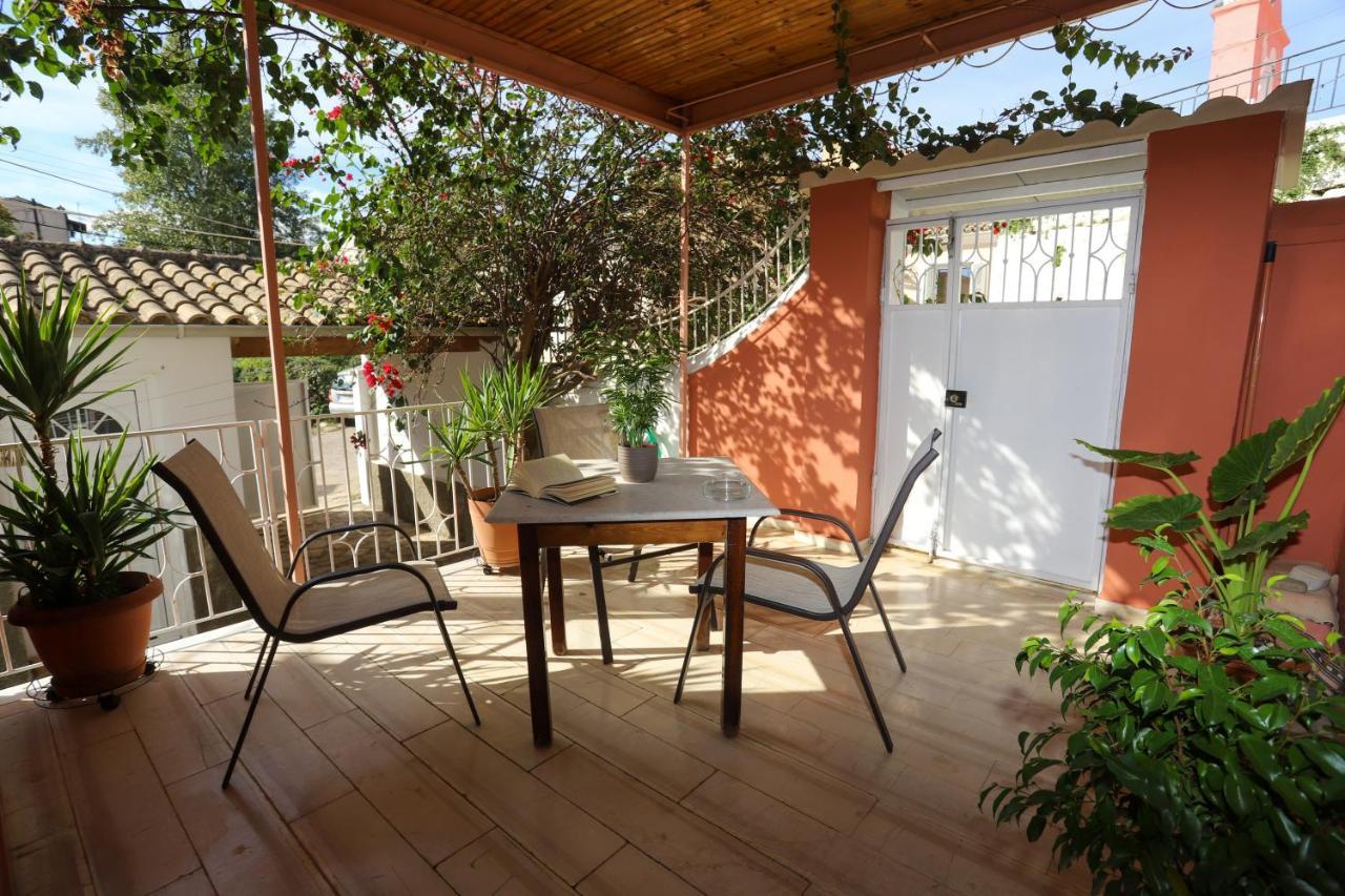 Family House At Corfu Town Apartment Bagian luar foto