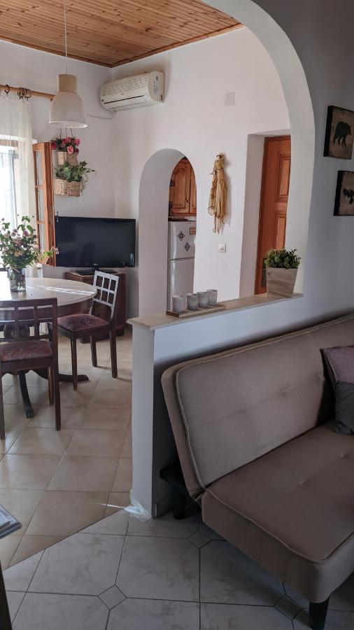 Family House At Corfu Town Apartment Bagian luar foto