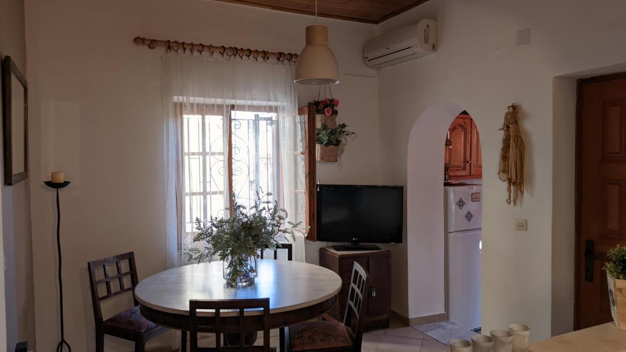 Family House At Corfu Town Apartment Bagian luar foto